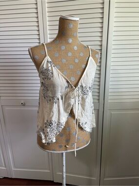 Urban Outfitters Out From Under floral flyaway camisole cream  black print Sz M